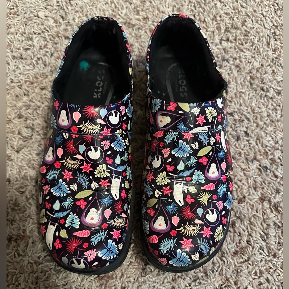 Klogs women’s size 9.5, gently used in great condition.
